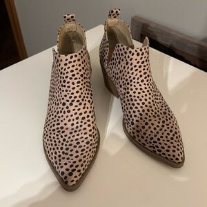 Universal Thread Leopard Booties